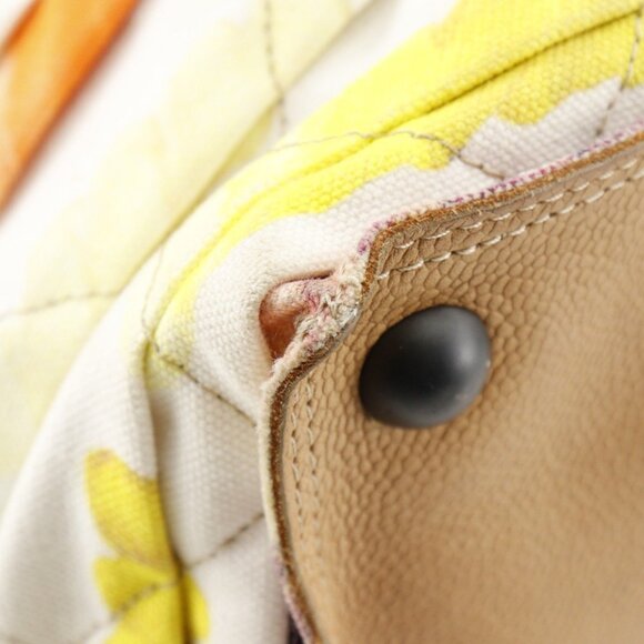 CHANEL White Coco Mark Tote Bag - Picture 4 of 11